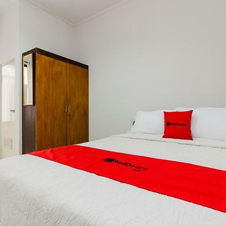 Reddoorz Syariah Near Pondok Indah Mall 3 Yakarta Exterior foto
